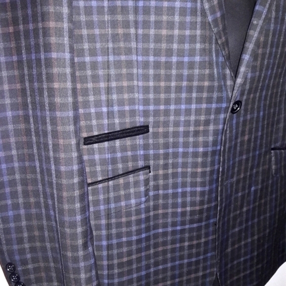 INSOMNIA MANZINO Grey Plaid Blazer, Black Velvet Accents, 40R - Picture 5 of 11